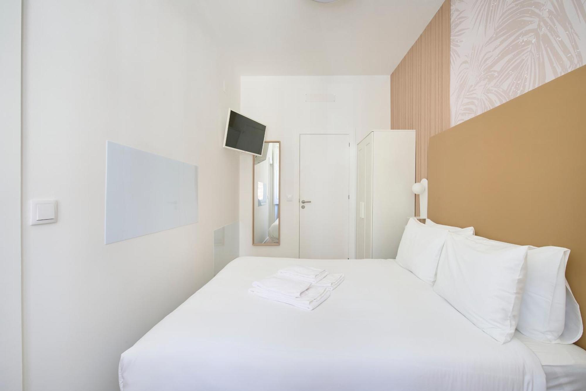 Brand New Hostel Anjos ลิสบอน ภายนอก รูปภาพ