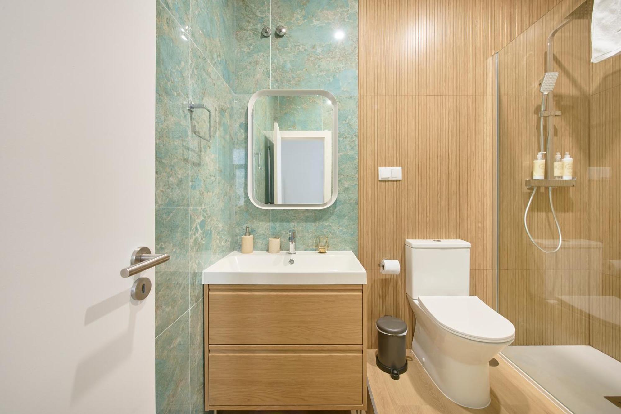 Brand New Hostel Anjos ลิสบอน ภายนอก รูปภาพ