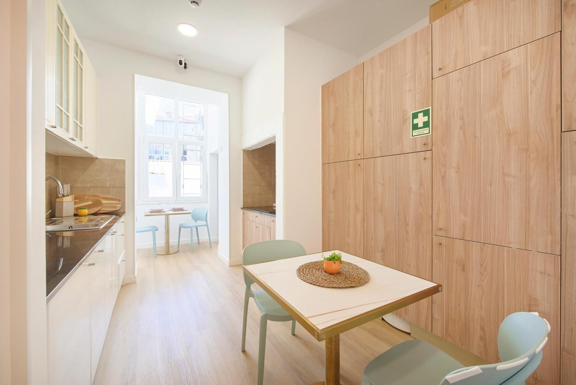 Brand New Hostel Anjos ลิสบอน ภายนอก รูปภาพ