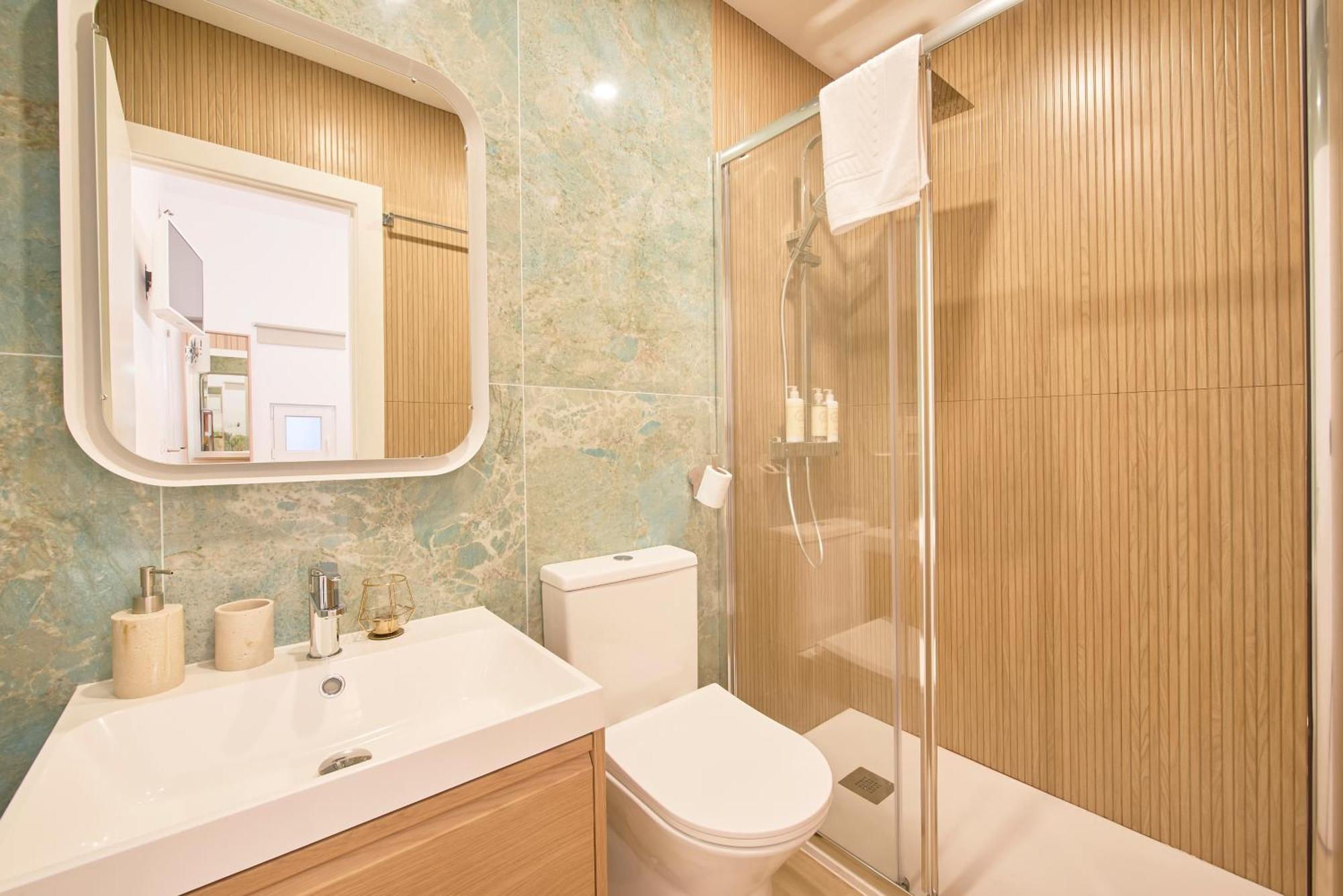Brand New Hostel Anjos ลิสบอน ภายนอก รูปภาพ