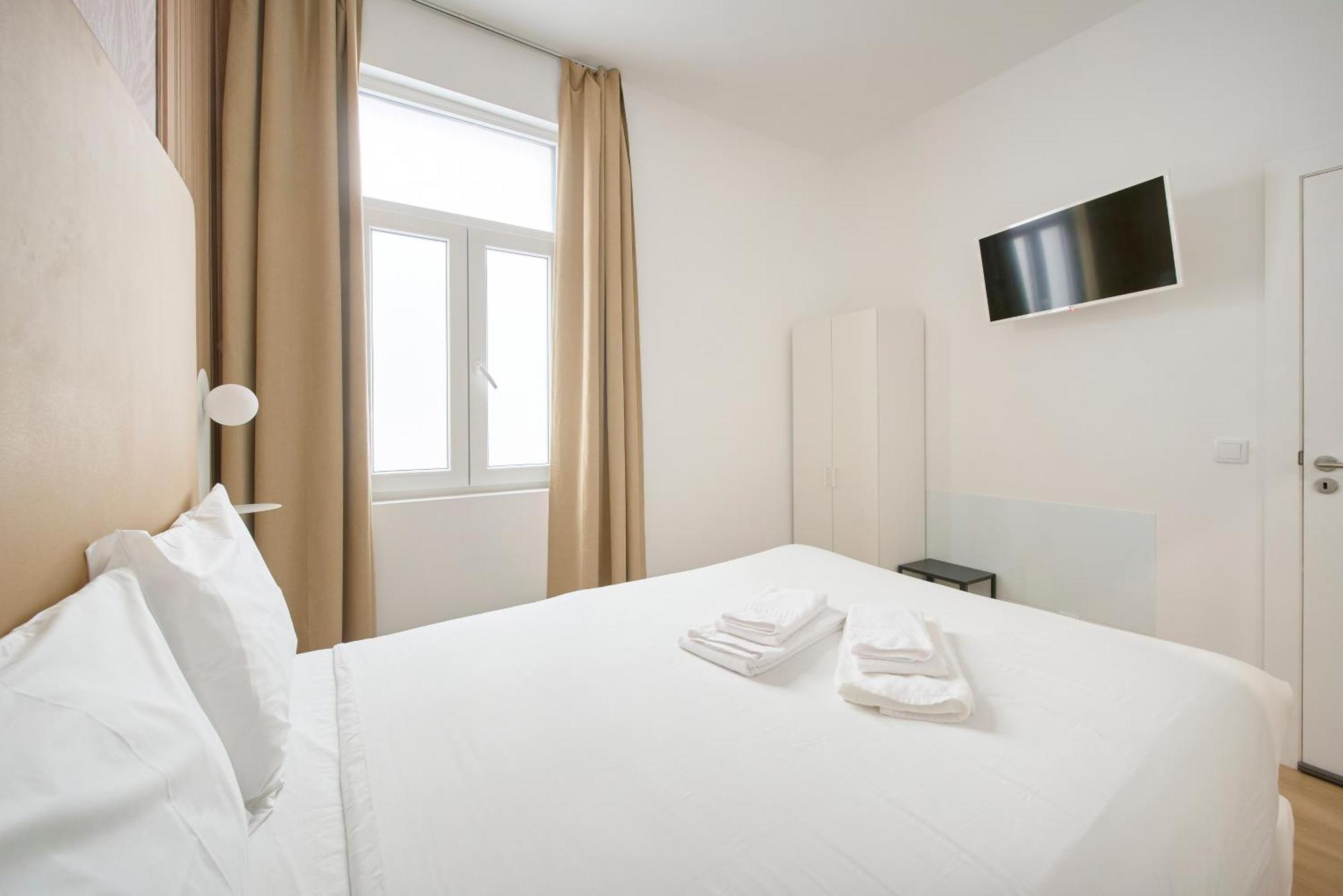 Brand New Hostel Anjos ลิสบอน ภายนอก รูปภาพ